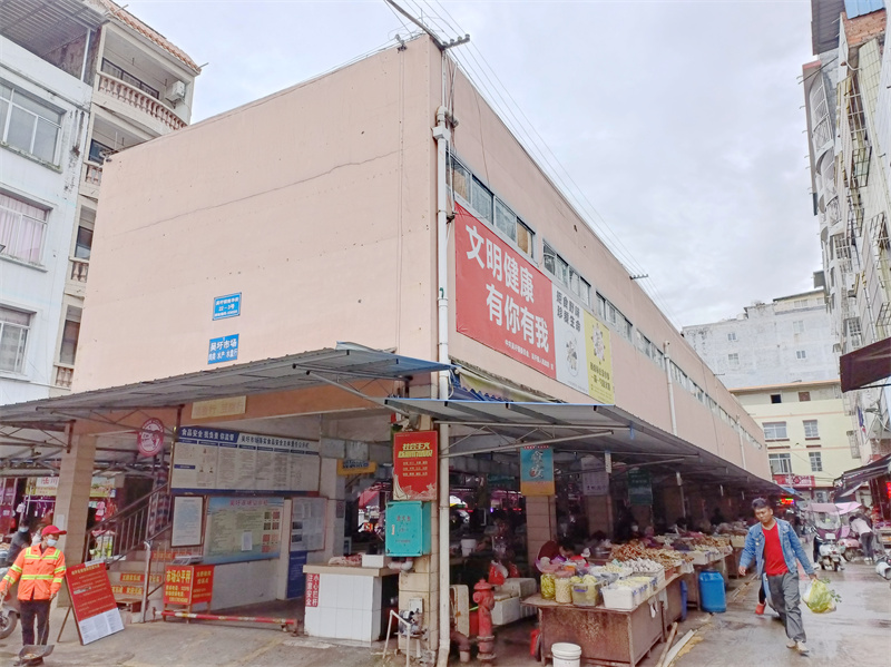 整潔、文明、有序的吳圩農(nóng)貿(mào)市場、邕寧商場和水街市場1（拍攝：梁美思）.jpg