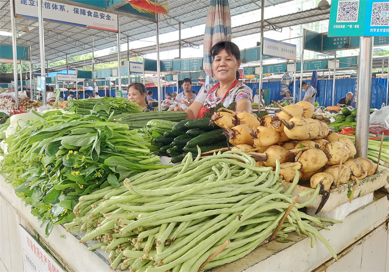 整潔、文明、有序的吳圩農(nóng)貿(mào)市場、邕寧商場和水街市場3（拍攝：柒紅）.jpg